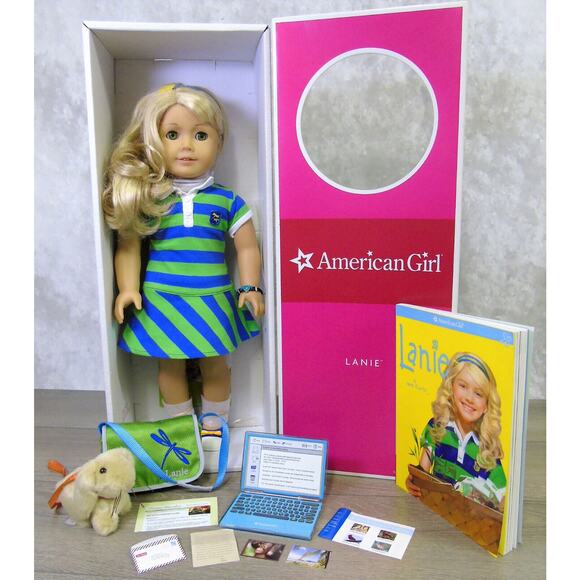 American Girl LANIE DOLL + ACCESSORIES Bracelet Pet Bunny Laptop Book AG BOX - Picture 12 of 12